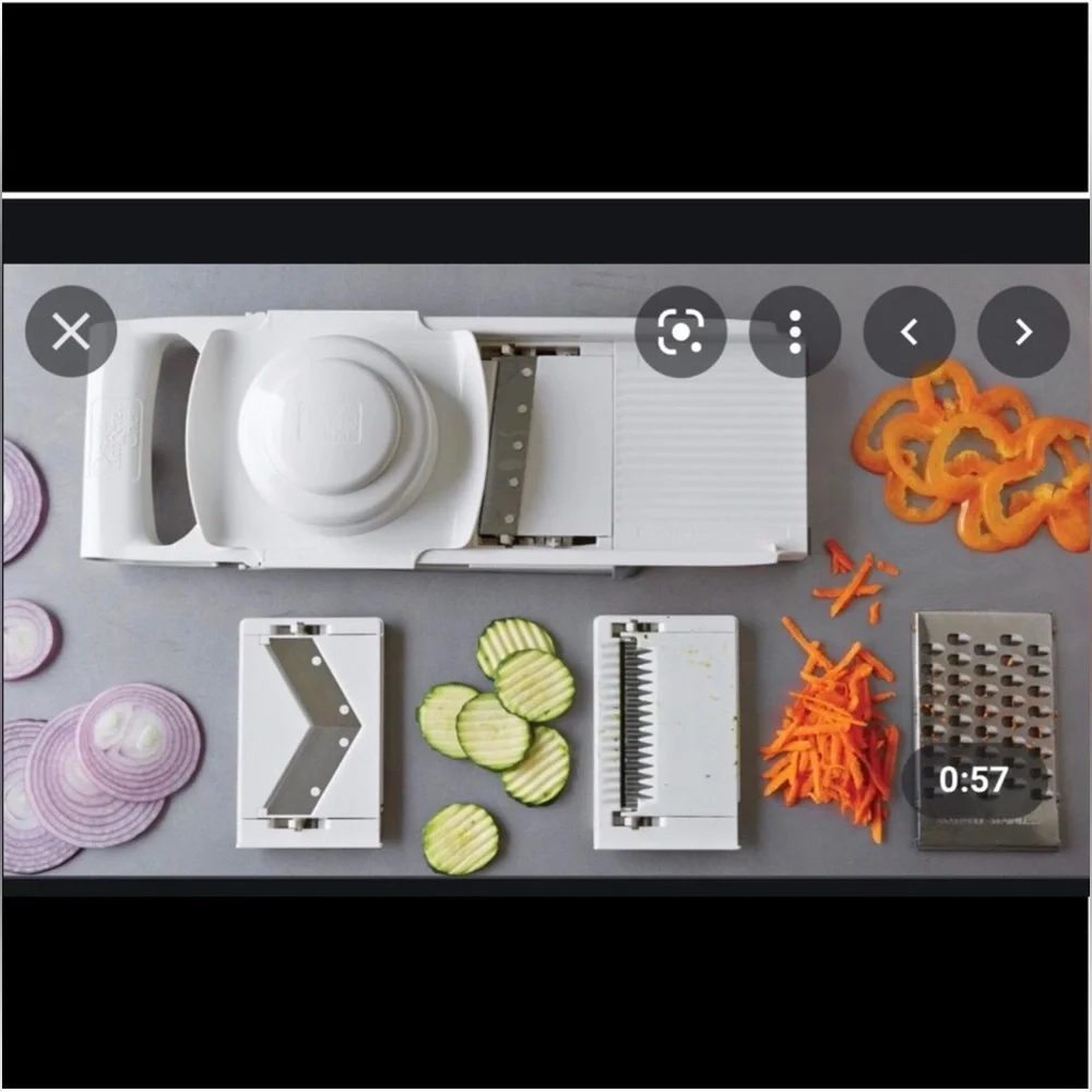 Pampered Chef Ultimate Mandoline #1109 Grater Slicer 4 Blades With Original Box